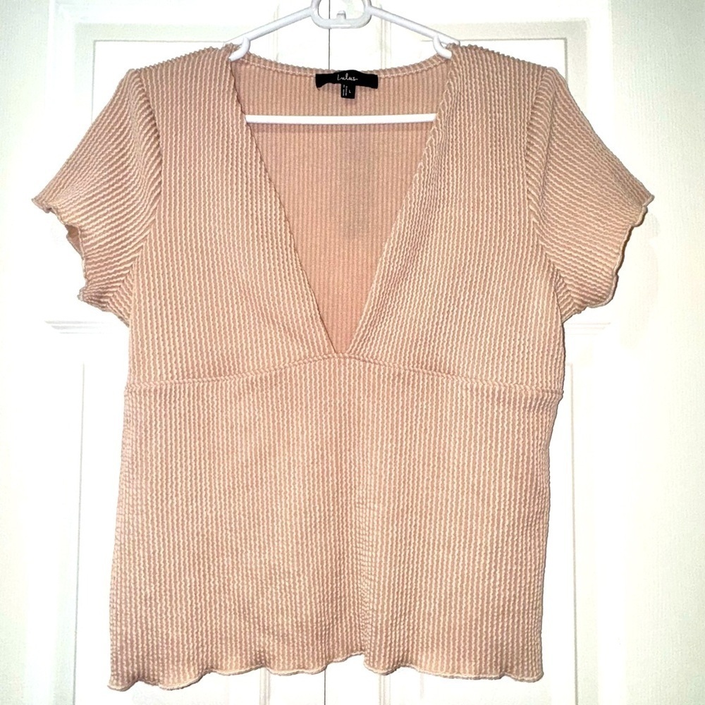 Lulu's Ribbed tan/light peach-ish Short Sleeve Top. Size L. NWT